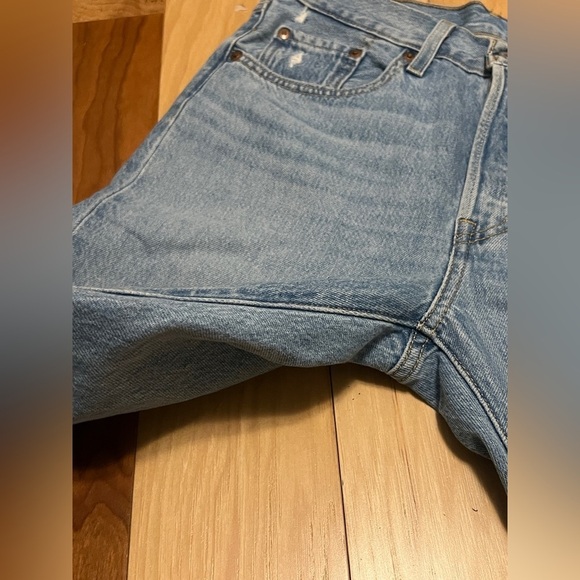 Levi’s Women’s 501 Distressed Straight Leg High Rise Jeans Button Fly Size 27x26 - Picture 4 of 14